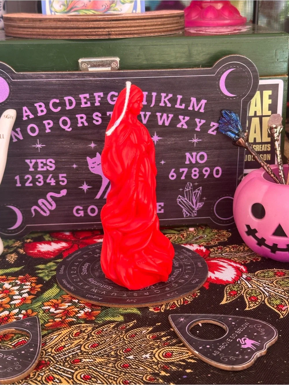 Red Virgen María Candle | Praying Virgin Mary Candle